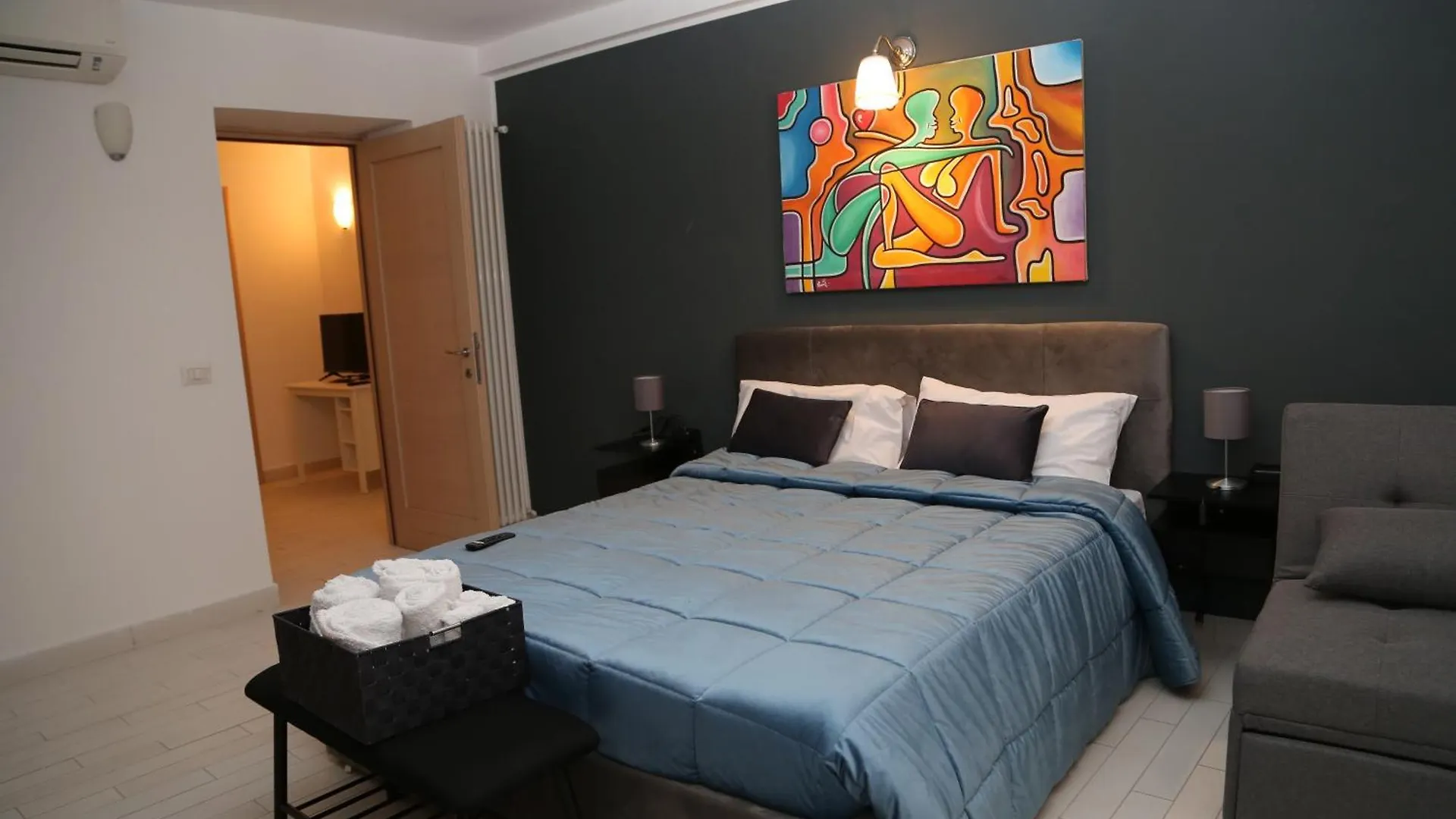 Aparthotel Resta Cu Mme A Chiaia Napoli 0*,