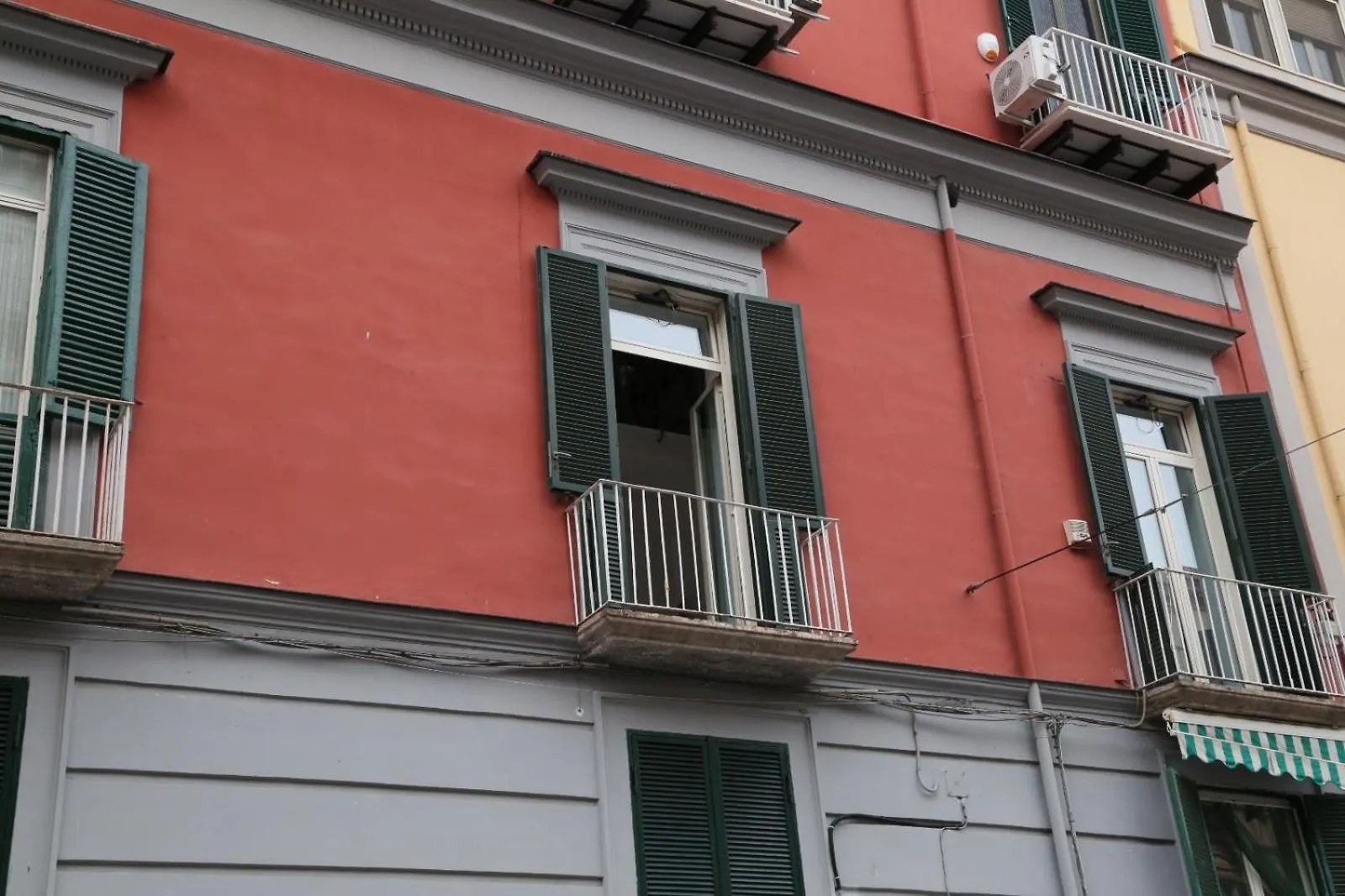 Aparthotel Resta Cu Mme A Chiaia Napoli Italia