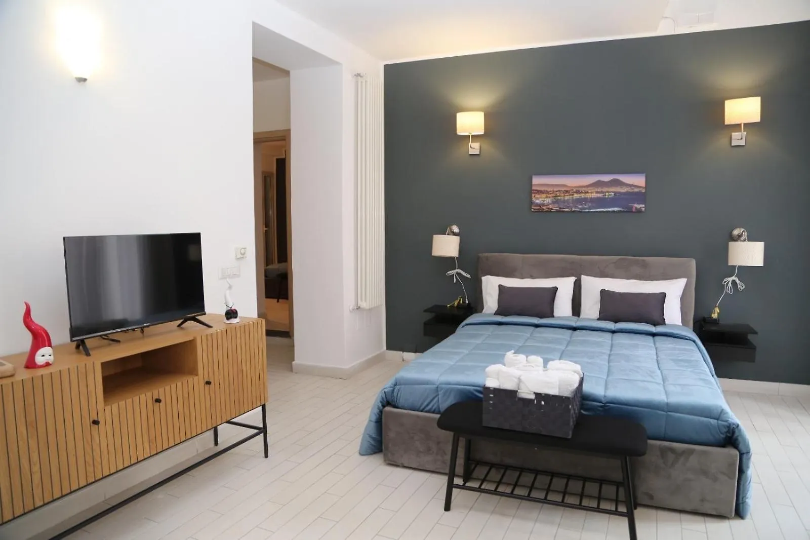 Aparthotel Resta Cu Mme A Chiaia Napoli 0*,  Italia