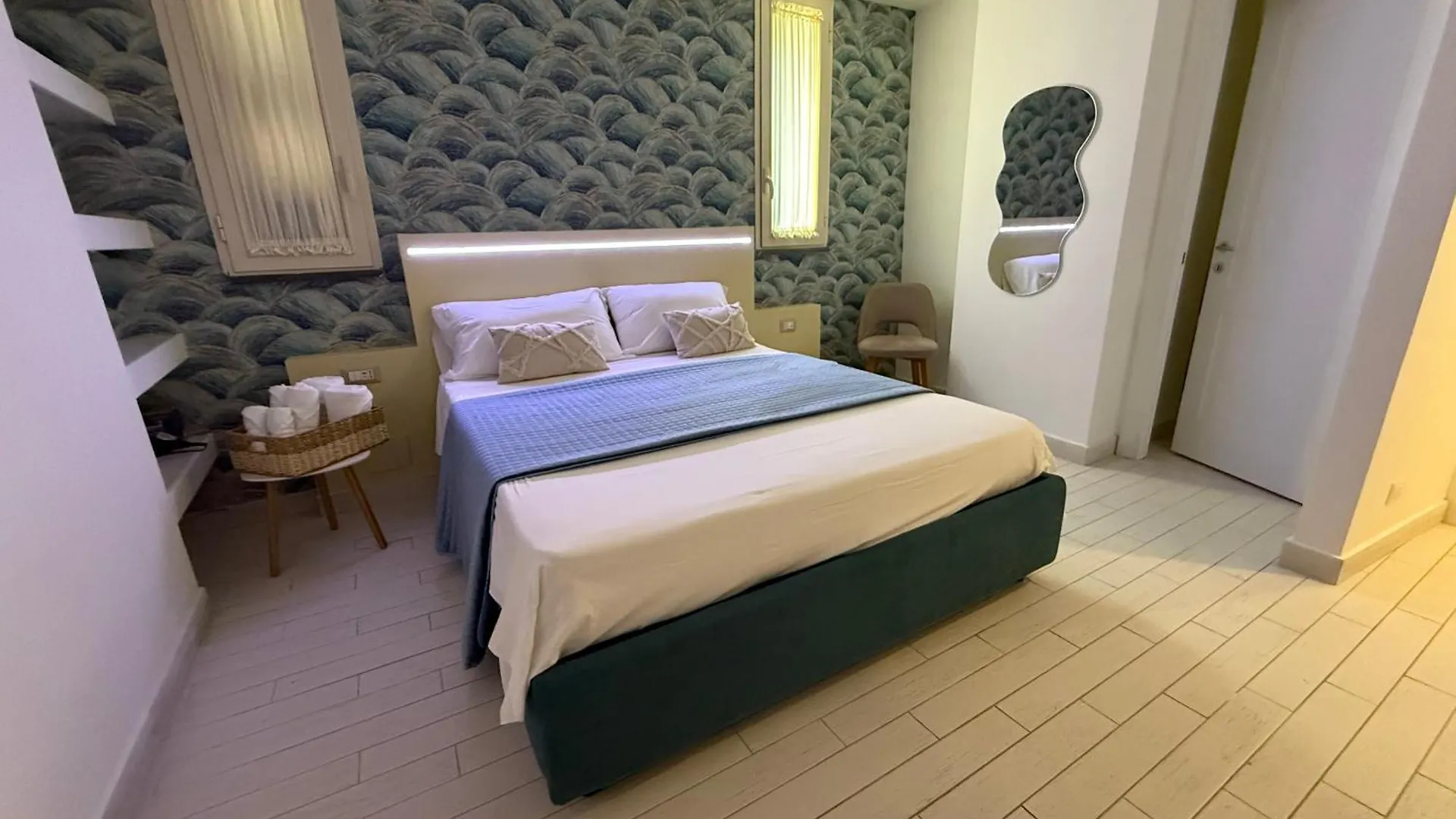 Aparthotel Resta Cu Mme A Chiaia Napoli