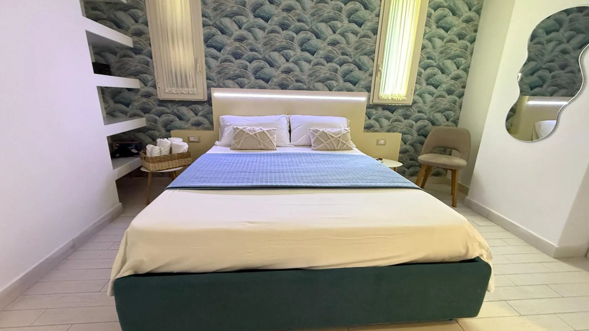 Aparthotel Resta Cu Mme A Chiaia Napoli Italia