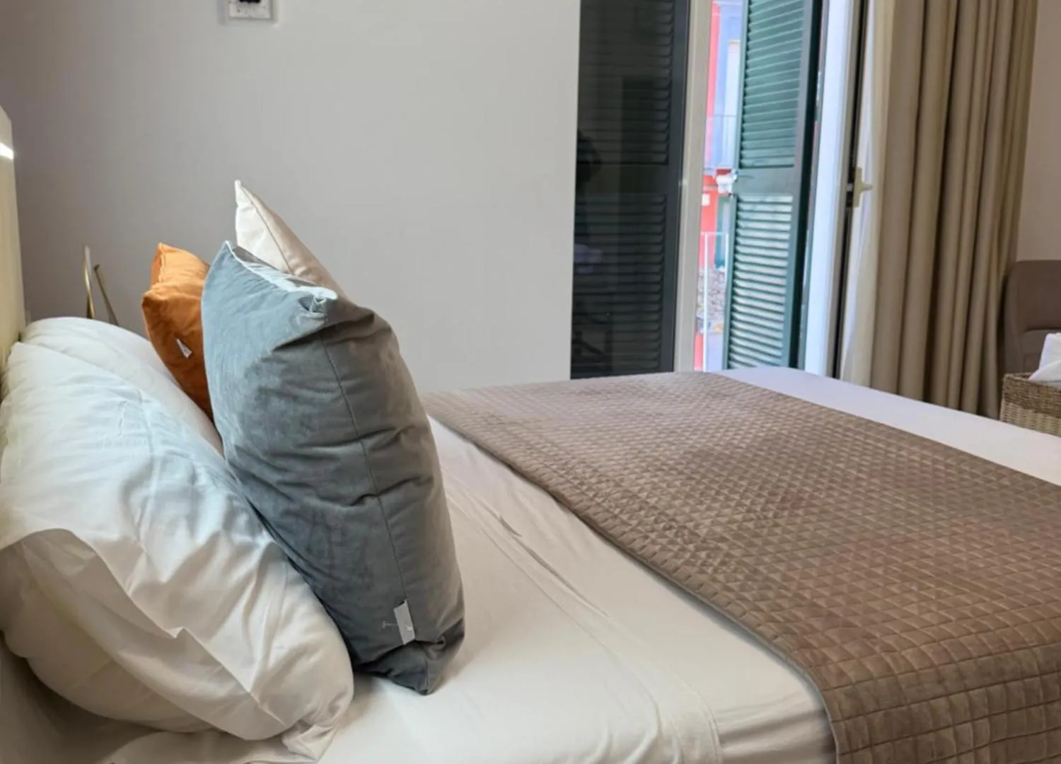 Aparthotel Resta Cu Mme A Chiaia Napoli