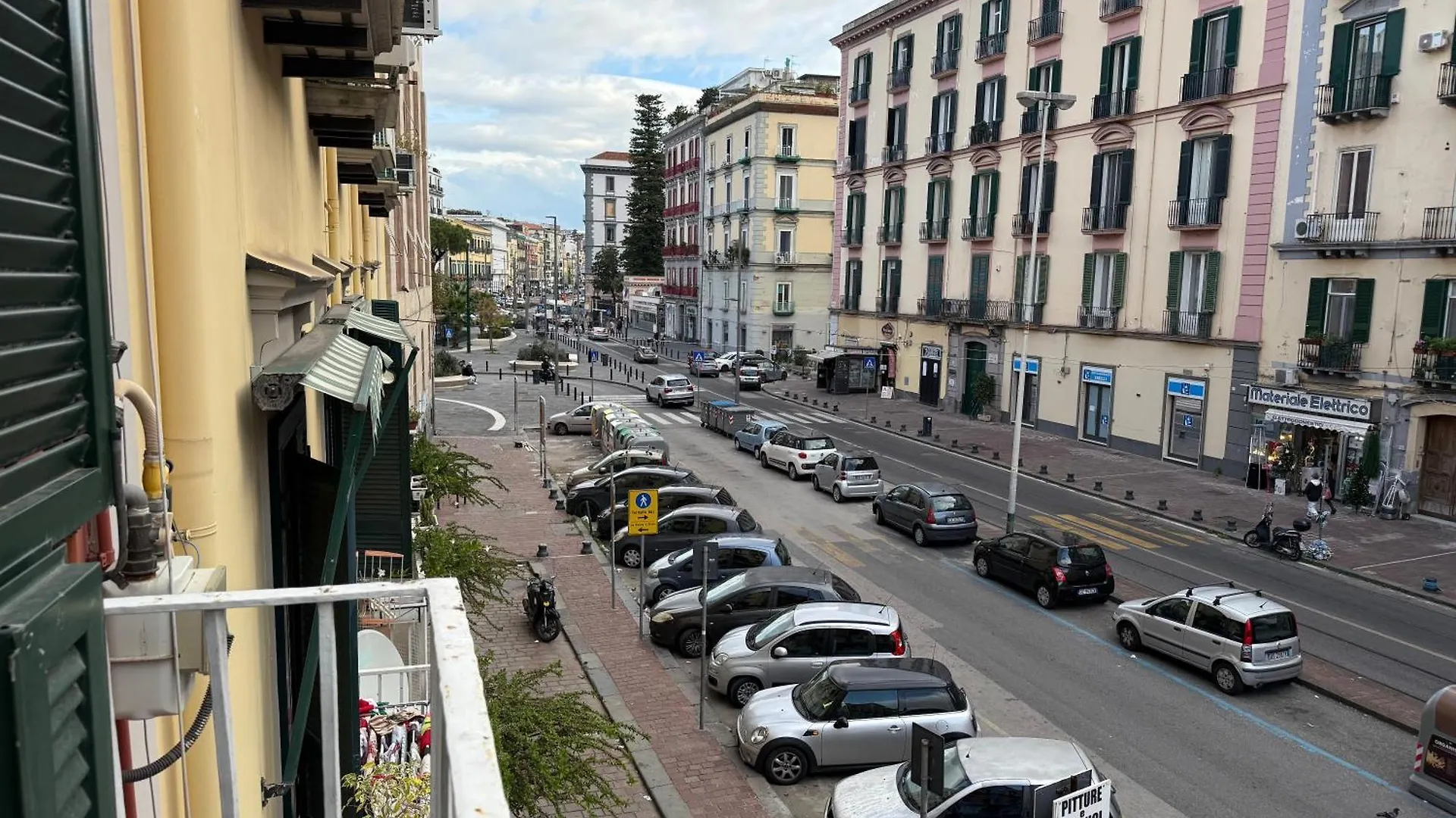 Resta Cu Mme A Chiaia Aparthotel Naples
