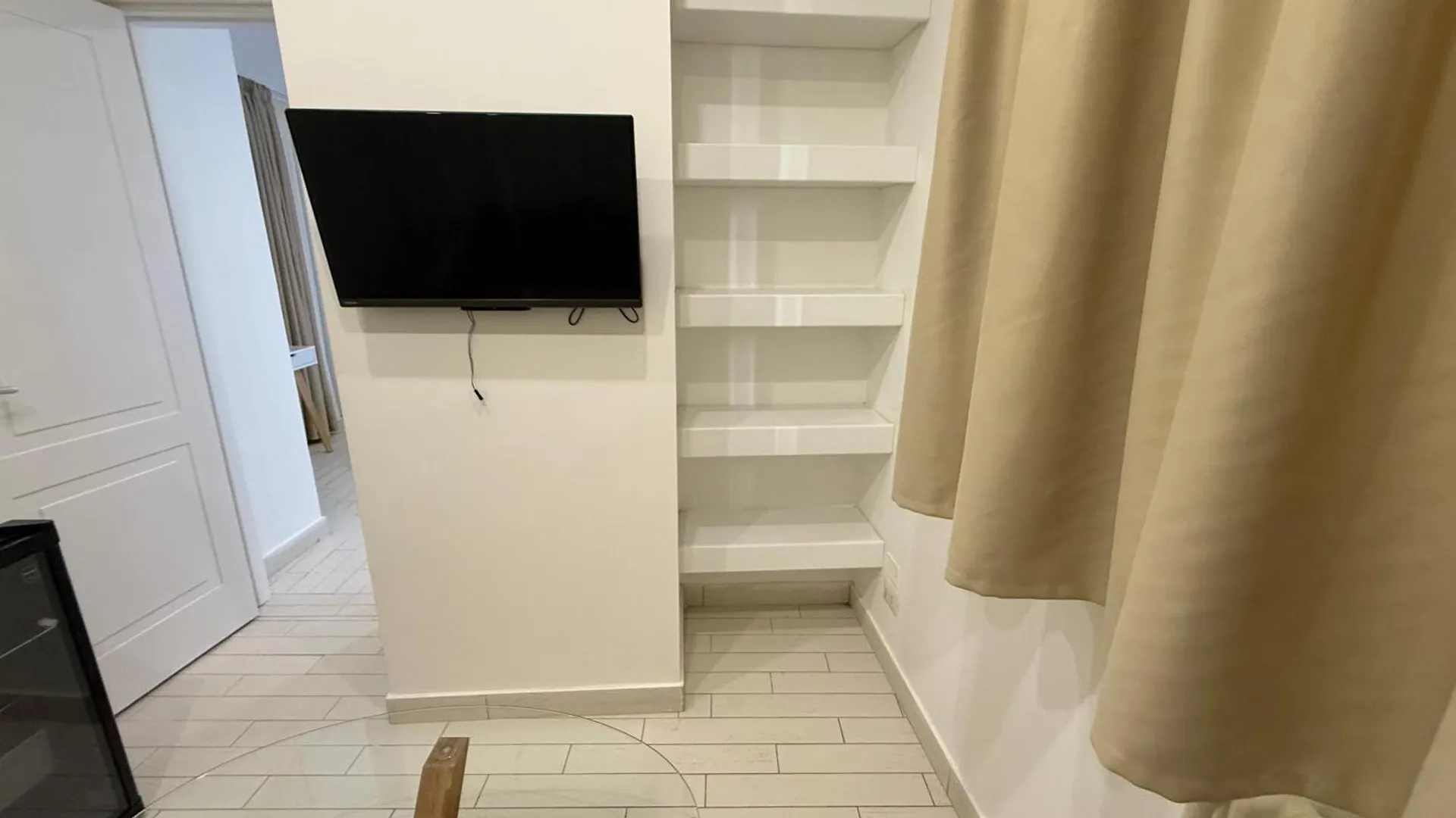 Resta Cu Mme A Chiaia Aparthotel Naples
