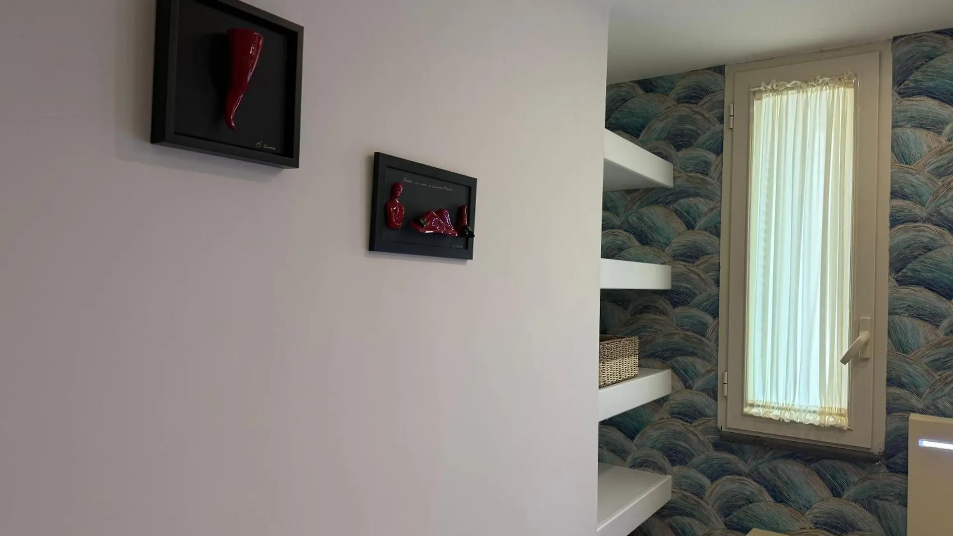 Resta Cu Mme A Chiaia Aparthotel Naples Italy