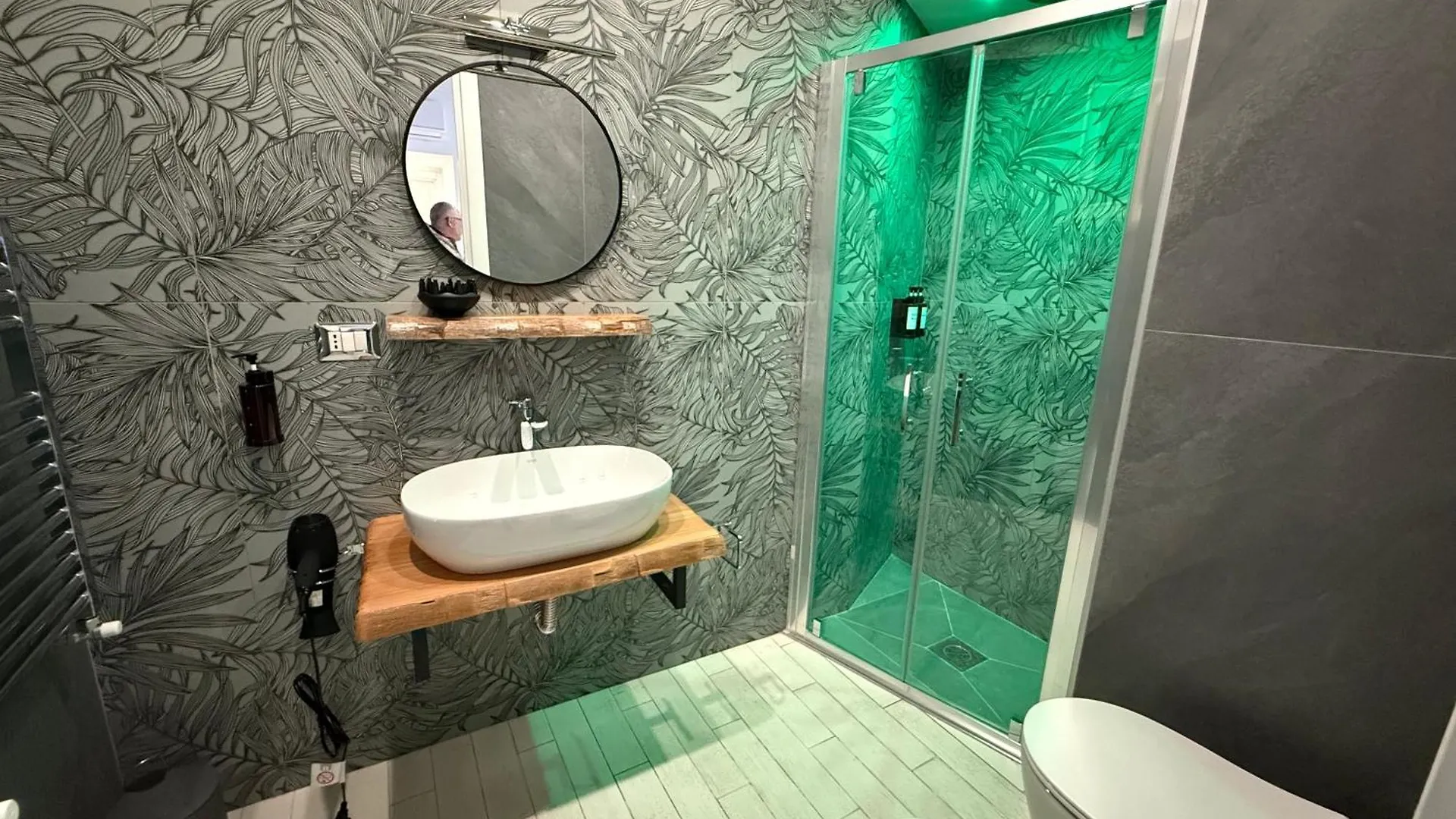 Resta Cu Mme A Chiaia Aparthotel Naples Italy