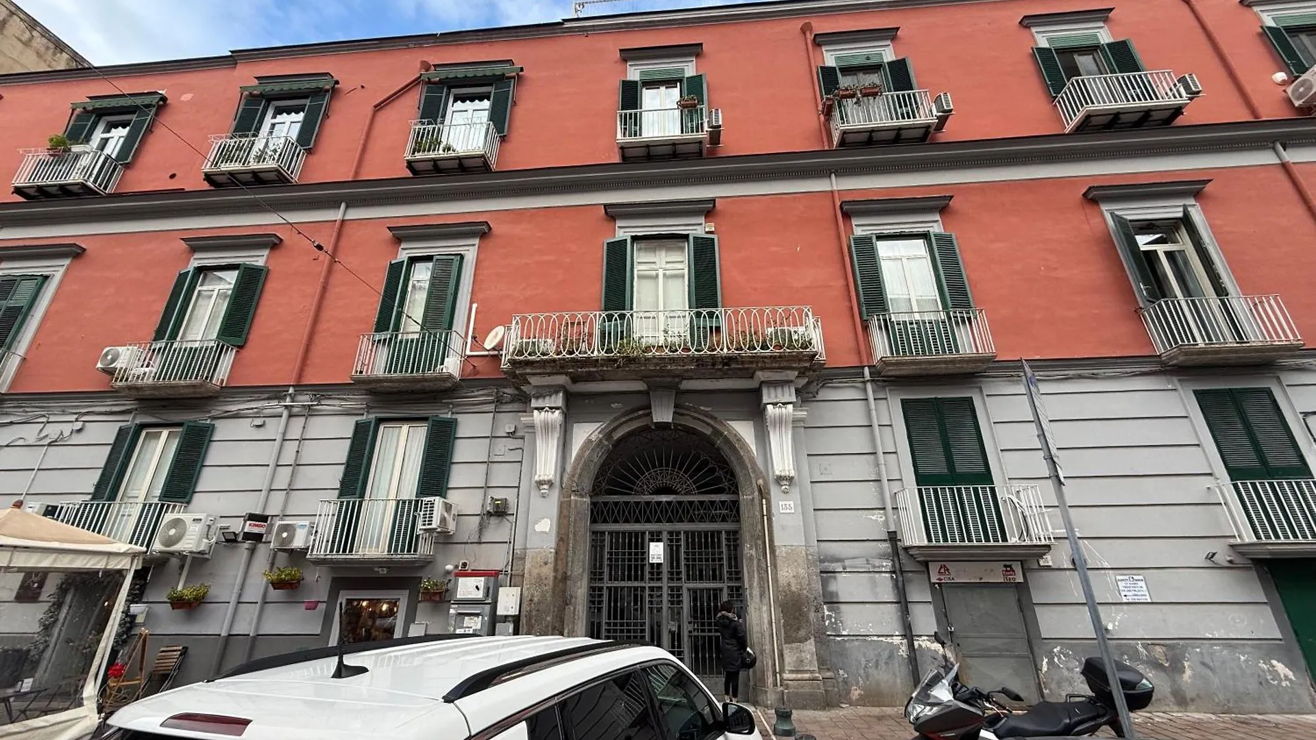 Resta Cu Mme A Chiaia Aparthotel Naples Italy